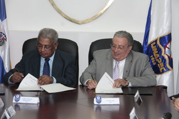 Firma acuerdo técnico educativo entre la Empresa de Transmisión Eléctrica Dominicana y UNAPEC